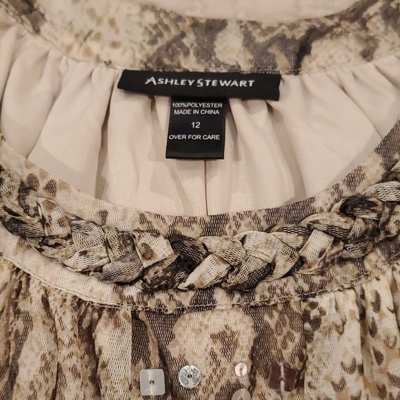 Snake print top - Picture 2 of 4